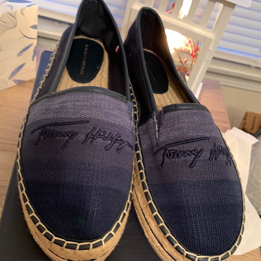 Tommy Hilfiger Navy Platform Espadrilles size 7.5